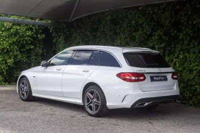 Mercedes-Benz C 300 2020 - 29900 EUR, 130000 km - AUTO.MOTO.pt - 130000km - foto 10 de 16