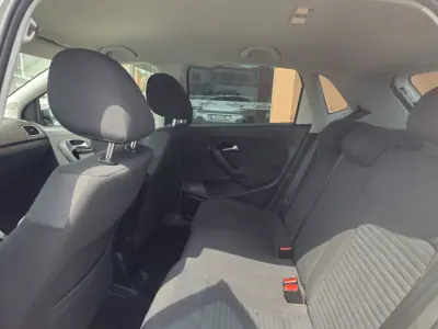 Volkswagen Polo 2014 - 8990 EUR, 127000 km - AUTO.MOTO.pt - 127000km - foto 11 de 16