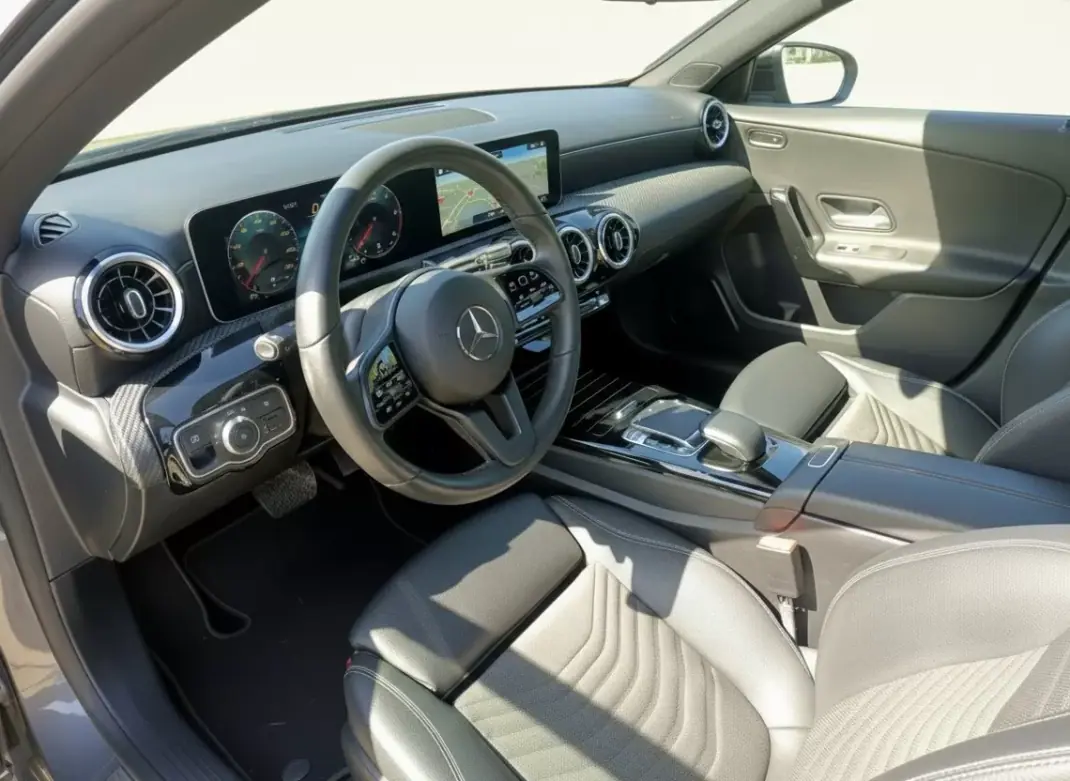 Mercedes-Benz A 180 Limousine 2019 - 23450 EUR, 126183 km - AUTO.MOTO.pt - 126183km - foto 6 de 21