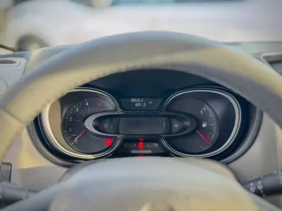 Renault 2019 - 16990 EUR, 188000 km - AUTO.MOTO.pt - 188000km - foto 12 de 21