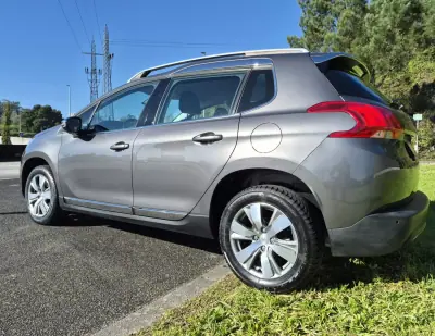 Peugeot 2008 2017 - 9750 EUR, 63500 km - AUTO.MOTO.pt - 63500km - foto 8 de 15