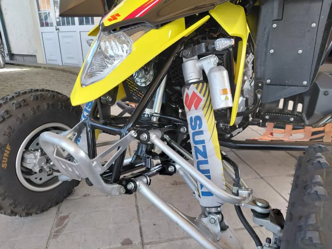 Suzuki LT-Z 2010 - 8950 EUR, 0 km - AUTO.MOTO.pt - foto 8 de 15