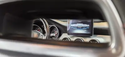 Mercedes-Benz CLA 220 2017 - 22990 EUR, 167000 km - AUTO.MOTO.pt - 167000km - foto 34 de 42