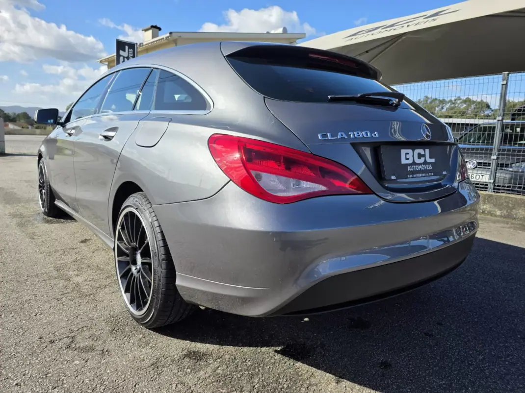 Mercedes-Benz CLA 180 2016 - 16990 EUR, 169000 km - AUTO.MOTO.pt - 169000km - foto 9 de 33