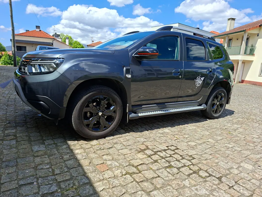 Dacia Duster 2022 - 15750 EUR, 82500 km - AUTO.MOTO.pt - 82500km - foto 4 de 10