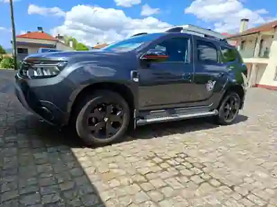 Dacia Duster 2022 - 15750 EUR, 82500 km - AUTO.MOTO.pt - 82500km - foto 4 de 10
