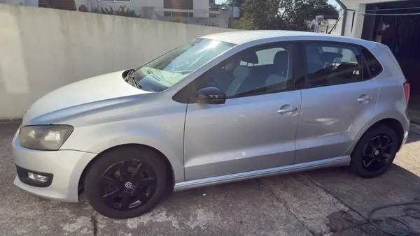 Volkswagen Polo 1.2 TDi Confortline 2010 Diesel — 208 000 km · Porto Volkswagen Polo 1.2 TDi Confortline 2010 Diesel