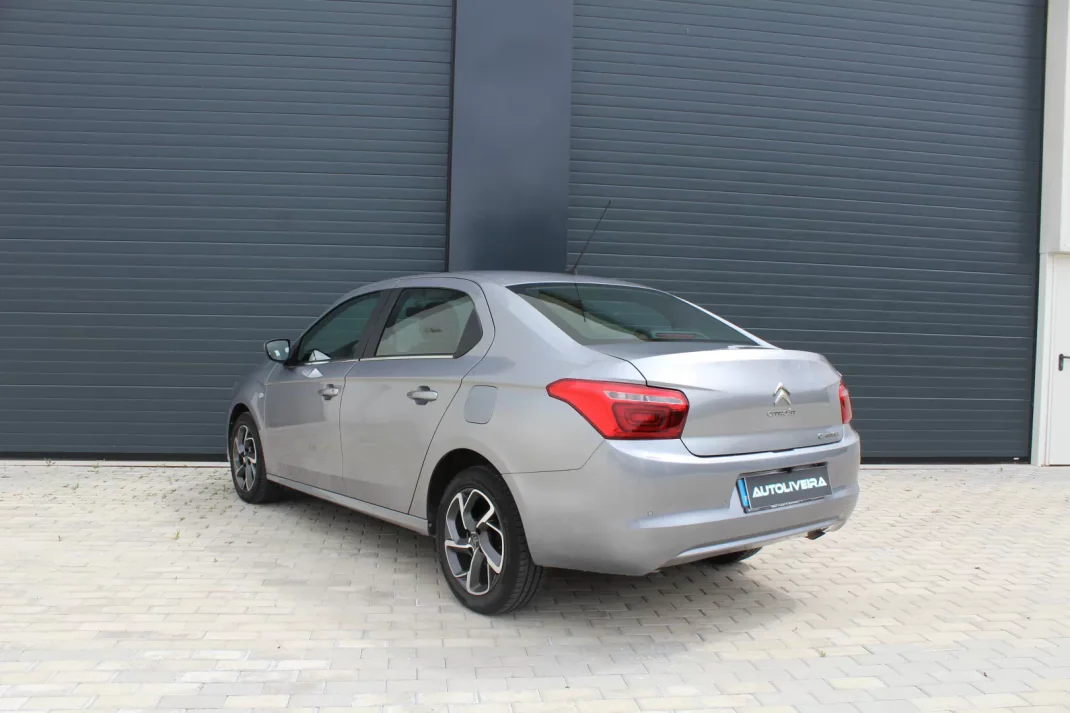 Citroën C-Elysée 2019 - 10500 EUR, 118000 km - AUTO.MOTO.pt - 118000km - foto 7 de 21