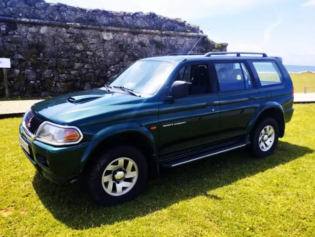 Mitsubishi Pajero Sport 2000 - 11750 EUR, 134553 km - AUTO.MOTO.pt - 134553km - foto 1 de 9