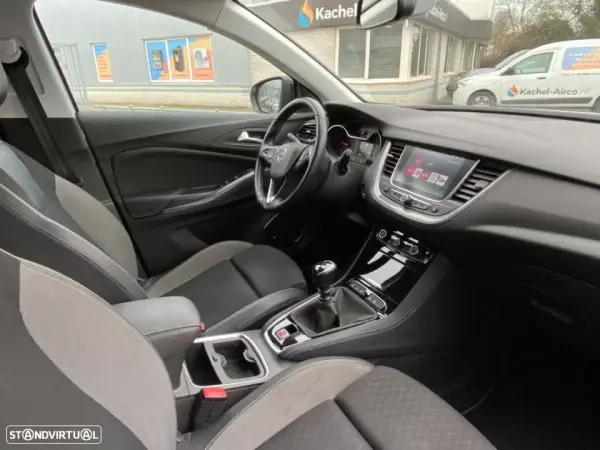 Opel Grandland X 2019 - 17990 EUR, 156000 km - AUTO.MOTO.pt - 156000km - foto 13 de 26