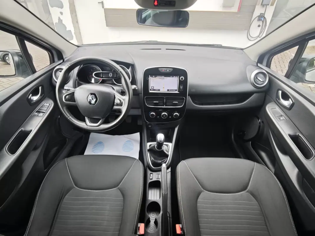 Renault Clio 2018 - 8600 EUR, 0 km - AUTO.MOTO.pt - foto 4 de 10