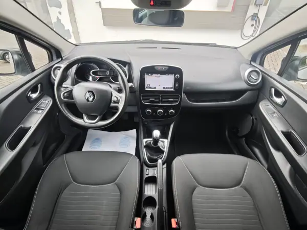 Renault Clio 2018 - 8600 EUR, 0 km - AUTO.MOTO.pt - foto 4 de 10