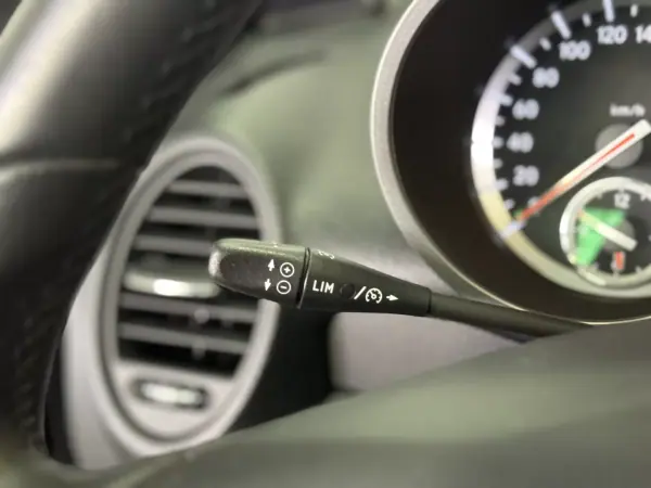 Mercedes-Benz SLK 200 2010 - 17950 EUR, 112597 km - AUTO.MOTO.pt - 112597km - foto 32 de 34