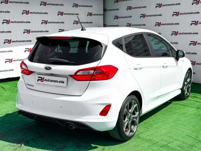 Ford Fiesta 2018 - 12500 EUR, 99424 km - AUTO.MOTO.pt - 99424km - foto 9 de 25