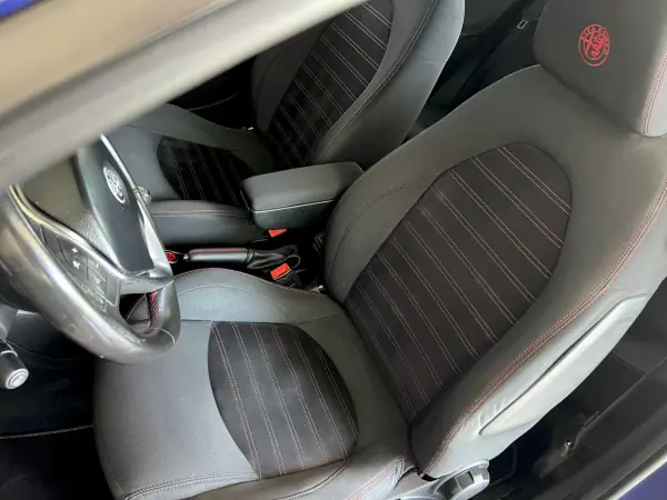 Alfa Romeo MiTo 2016 - 8900 EUR, 137500 km - AUTO.MOTO.pt - 137500km - foto 44 de 96