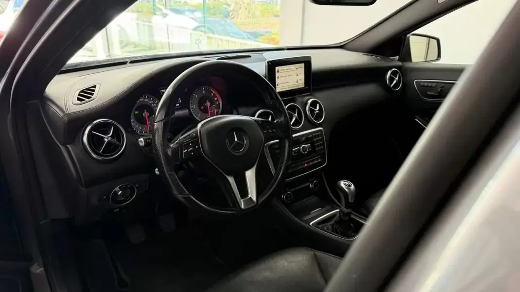 Mercedes-Benz A 180 2013 - 12990 EUR, 237399 km - AUTO.MOTO.pt - 237399km - foto 19 de 28