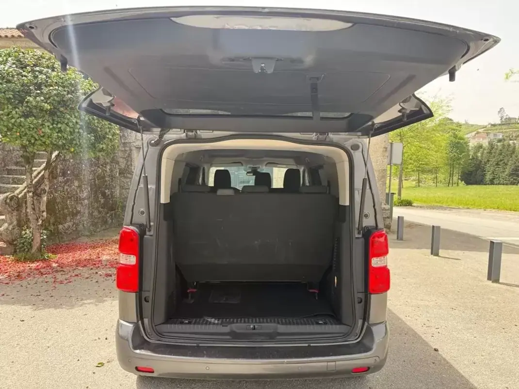 Citroën Spacetourer 2018 - 20999 EUR, 173000 km - AUTO.MOTO.pt - 173000km - foto 17 de 21