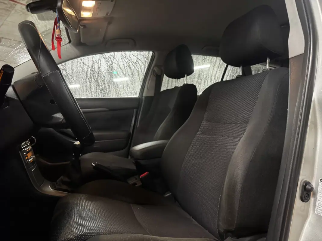 Toyota Avensis 2008 - 6000 EUR, 290100 km - AUTO.MOTO.pt - 290100km - foto 6 de 10