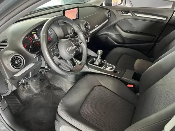 Audi A3 Sportback 2019 - 17900 EUR, 104914 km - AUTO.MOTO.pt - 104914km - foto 6 de 21