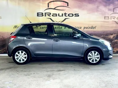 Toyota Yaris 2012 - 8250 EUR, 210746 km - AUTO.MOTO.pt - 210746km - foto 5 de 22