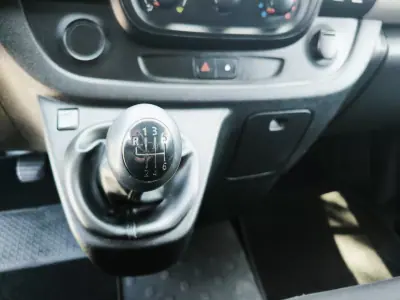 Renault 2015 - 9950 EUR, 225495 km - AUTO.MOTO.pt - 225495km - foto 19 de 32