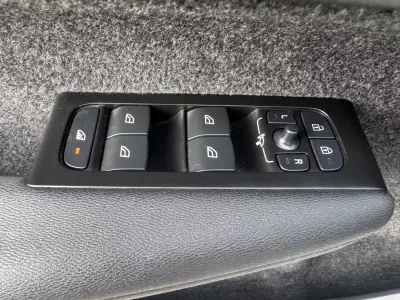 Volvo XC 40 2021 - 24500 EUR, 121000 km - AUTO.MOTO.pt - 121000km - foto 37 de 42