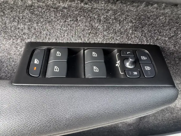 Volvo XC 40 2021 - 24500 EUR, 121000 km - AUTO.MOTO.pt - 121000km - foto 37 de 42