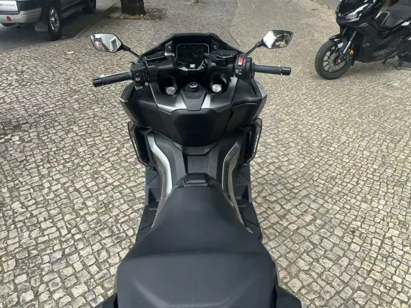 Honda Forza 2023 - 9350 EUR, 11932 km - AUTO.MOTO.pt - 11932km - foto 5 de 12