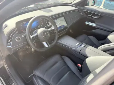 Mercedes-Benz E 300 2025 - 64500 EUR, 24000 km - AUTO.MOTO.pt - 24000km - foto 8 de 16
