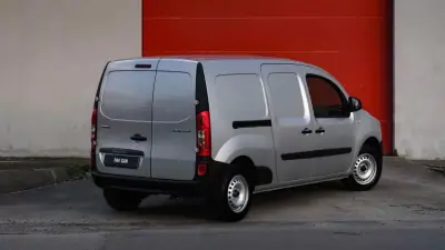 Mercedes-Benz Benz Citan Furgão 110 CDI/27 2019 - 16500 EUR, 160000 km - AUTO.MOTO.pt - 160000km - foto 26 de 28