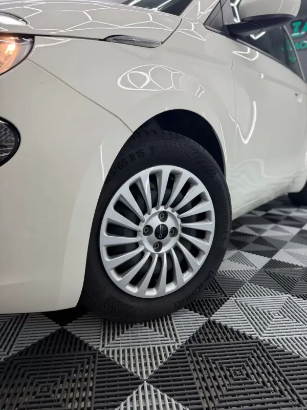 Fiat 500e 2023 - 12999 EUR, 26000 km - AUTO.MOTO.pt - 26000km - foto 3 de 21