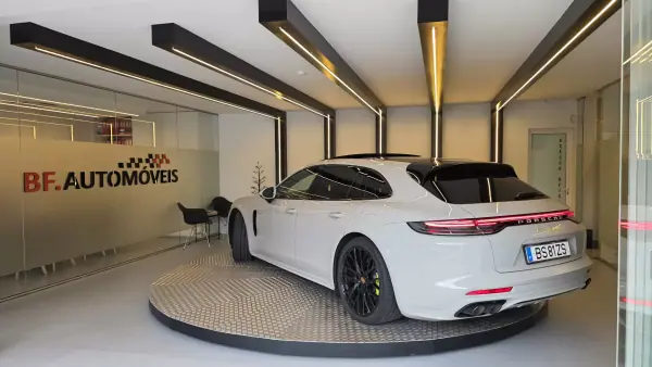 Porsche Panamera Sport Turismo 2024 - 119900 EUR, 45564 km - AUTO.MOTO.pt - 45564km - foto 3 de 63