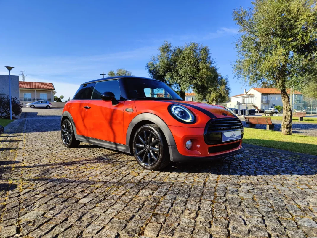 MINI Cooper 2019 - 16990 EUR, 115123 km - AUTO.MOTO.pt - 115123km - foto 1 de 12