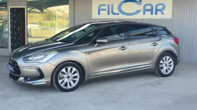 DS DS5 2013 - 10500 EUR, 216565 km - 216565km - foto 5 de 19