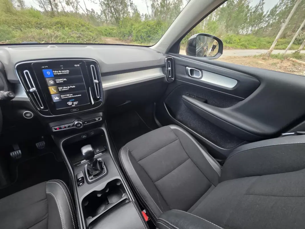 Volvo XC 40 2020 - 24500 EUR, 152300 km - AUTO.MOTO.pt - 152300km - foto 38 de 42