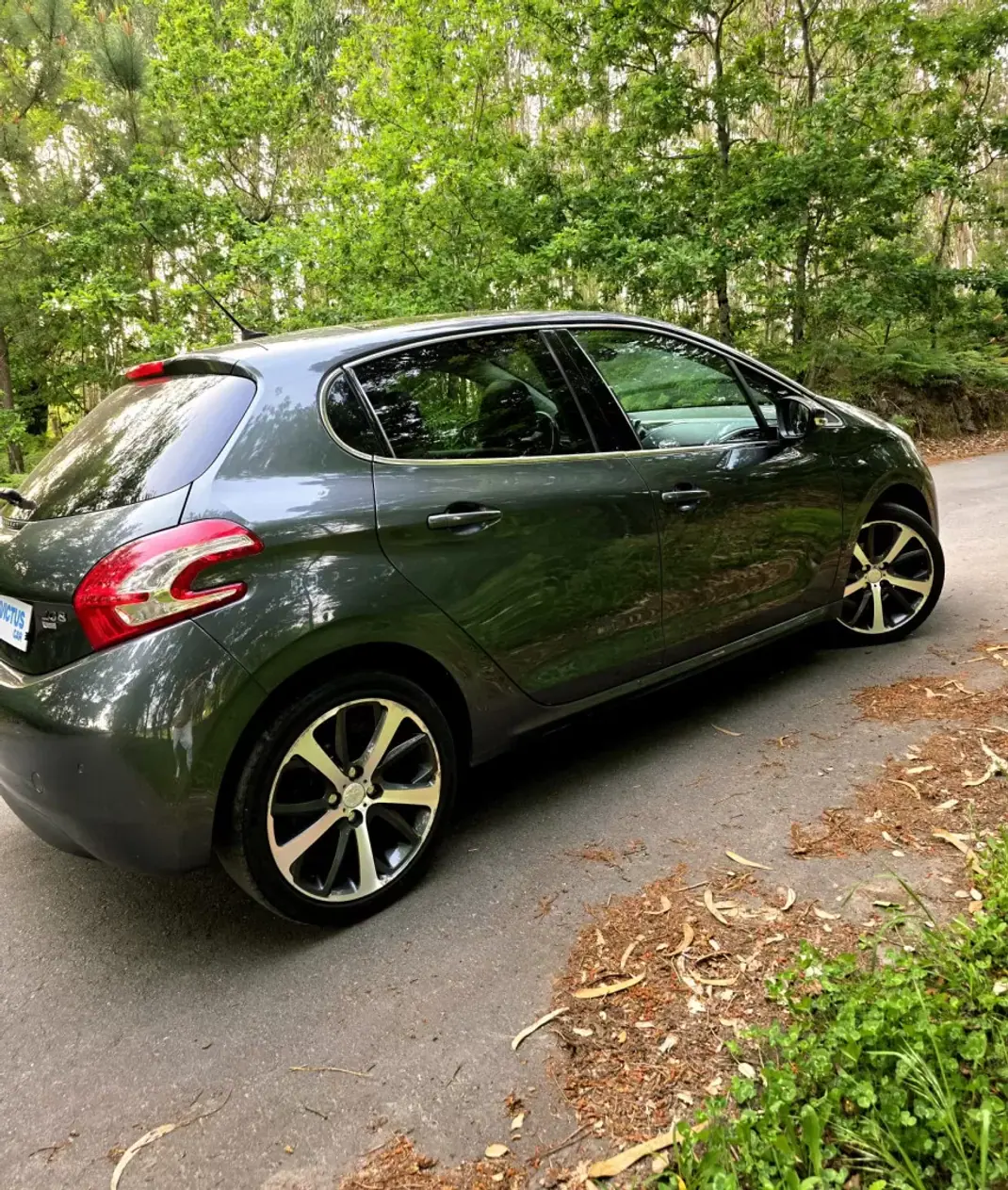 Peugeot 208 2012 - 8990 EUR, 124000 km - AUTO.MOTO.pt - 124000km - foto 9 de 25