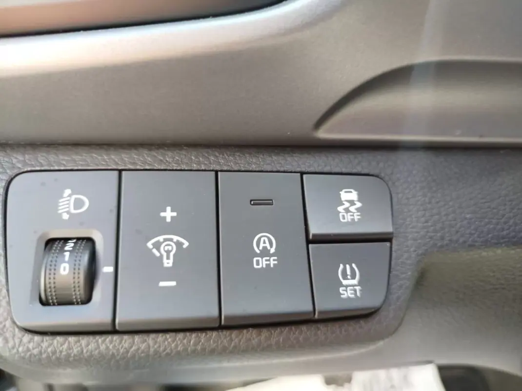 Kia Stonic 2022 - 16450 EUR, 63373 km - 63373km - foto 12 de 20
