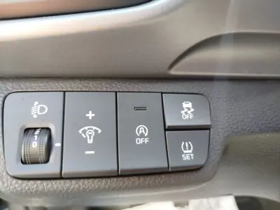 Kia Stonic 2022 - 17450 EUR, 63373 km - AUTO.MOTO.pt - 63373km - foto 12 de 20