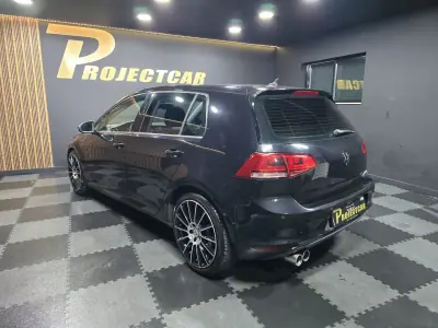 Volkswagen Golf 2013 - 14500 EUR, 180000 km - AUTO.MOTO.pt - 180000km - foto 17 de 18