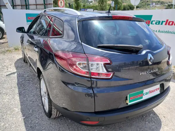 Renault Mégane Sport Tourer 2010 - 6850 EUR, 158137 km - AUTO.MOTO.pt - 158137km - foto 11 de 24