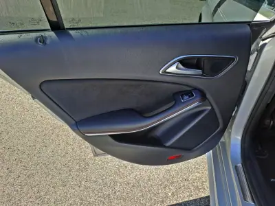 Mercedes-Benz CLA 180 2016 - 17490 EUR, 178000 km - AUTO.MOTO.pt - 178000km - foto 16 de 26
