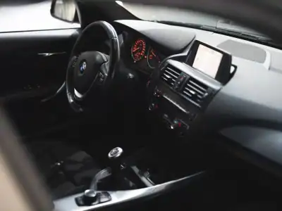 BMW 120 2012 - 12490 EUR, 230000 km - AUTO.MOTO.pt - 230000km - foto 14 de 17