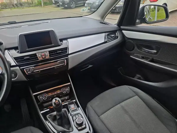 BMW 216 Gran Tourer 2018 - 15990 EUR, 120000 km - AUTO.MOTO.pt - 120000km - foto 15 de 33