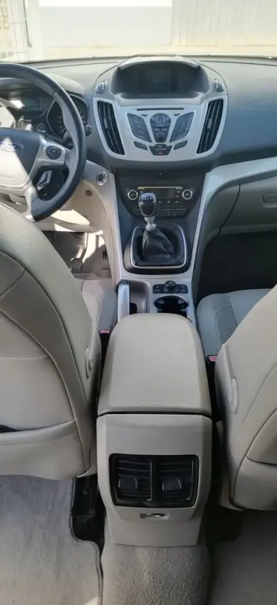 Ford C-Max 2012 - 11600 EUR, 170350 km - AUTO.MOTO.pt - 170350km - foto 10 de 15