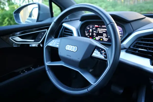 Audi Q4 e-tron 2022 - 28490 EUR, 52000 km - AUTO.MOTO.pt - 52000km - foto 24 de 25