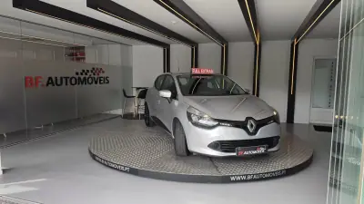 Renault Clio 2016 - 7500 EUR, 216179 km - foto 5 de 48