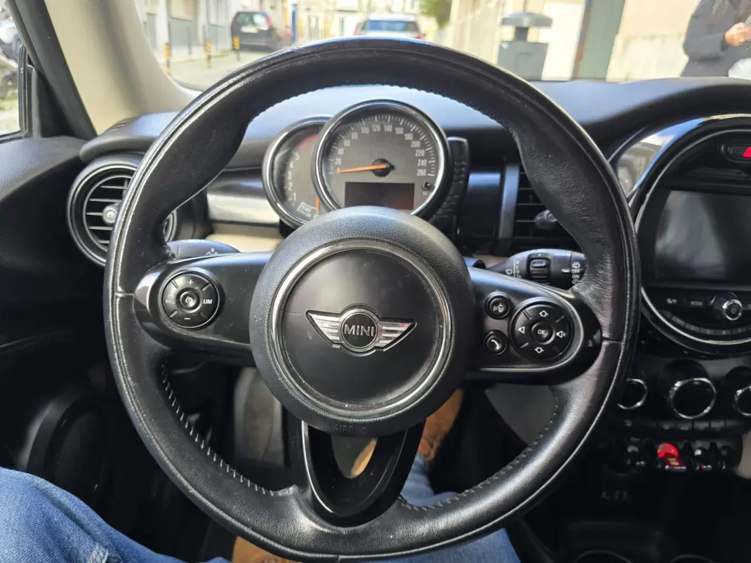MINI Cooper 2017 - 14999 EUR, 166333 km - AUTO.MOTO.pt - 166333km - foto 17 de 24