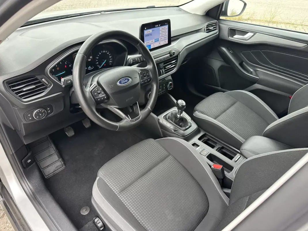 Ford Focus SW 2023 - 15490 EUR, 91000 km - 91000km - foto 11 de 17