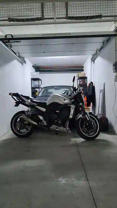 Yamaha FZ1-N 2009 - 4500 EUR, 77000 km - 77000km - foto 7 de 11