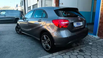 Mercedes-Benz A 180 2013 - 12500 EUR, 180000 km - foto 6 de 17